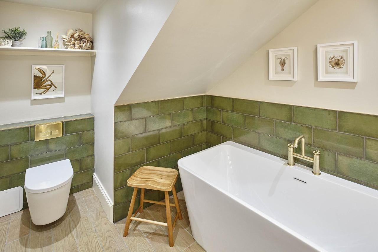 Host & Stay - The Salt Nook Уитби Екстериор снимка