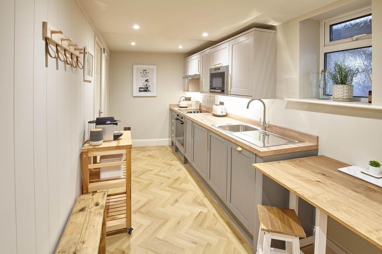 Host & Stay - The Salt Nook Уитби Екстериор снимка
